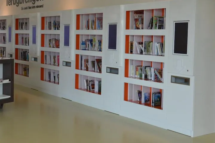 Bild: leistungsstarker HF Long-Range Reader für Industrie 4.0 RFID-Integration