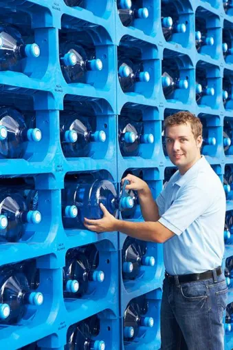 Bild: Hochwertiges Quellwasser mit Frischesiegel für den Wasserspender