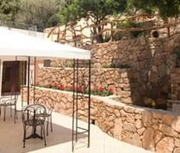 Ostern auf Sardinien: Entdecken Sie den Frühling in einem komfortablen Hotel an der Nordostküste Bild: Ostern auf Sardinien: Entdecken Sie den Frühling in einem komfortablen Hotel an der Nordostküste