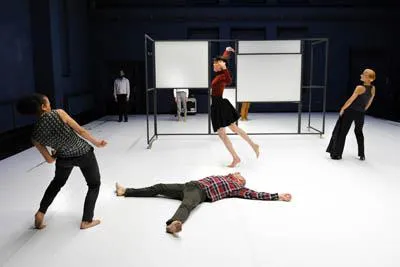 Bild: CocoonDance Company - \"PIECES OF ME\"
