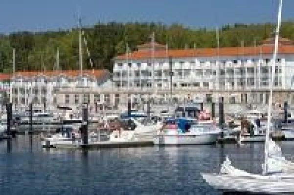 Bild: Ostsee-Marina Boltenhagen ab Juni 09 mit Flüssiggas-Tankstelle