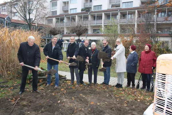 Bild: Garten des Karl-Sommer-Stifts als „Oase, um alten Menschen Freude zu schenken“.
