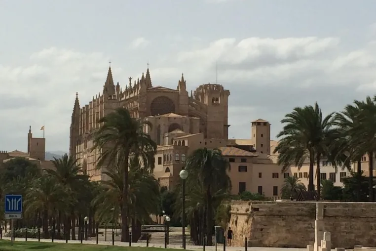 Urlaub 50plus in Palma de Mallorca - zwischen Tradition und Moderne Bild: Urlaub 50plus in Palma de Mallorca - zwischen Tradition und Moderne