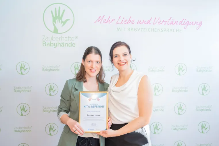 Neue Wege in Ettenheim: Kita-Expertin bringt Babyzeichensprache in die Kitas! Bild: Neue Wege in Ettenheim: Kita-Expertin bringt Babyzeichensprache in die Kitas!