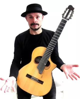 Bild: „Jimi Hendrix of acoustic guitar“ - Uwe Kropinski spielt in Leipzig