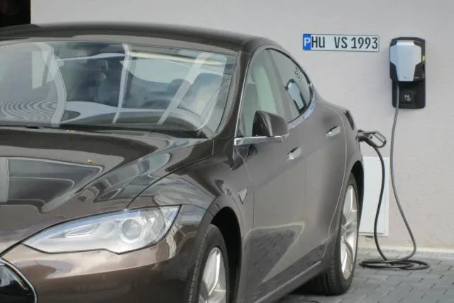 Bild: Elektromobilität hält Einzug im BEST WESTERN PREMIER Hotel Villa Stokkum