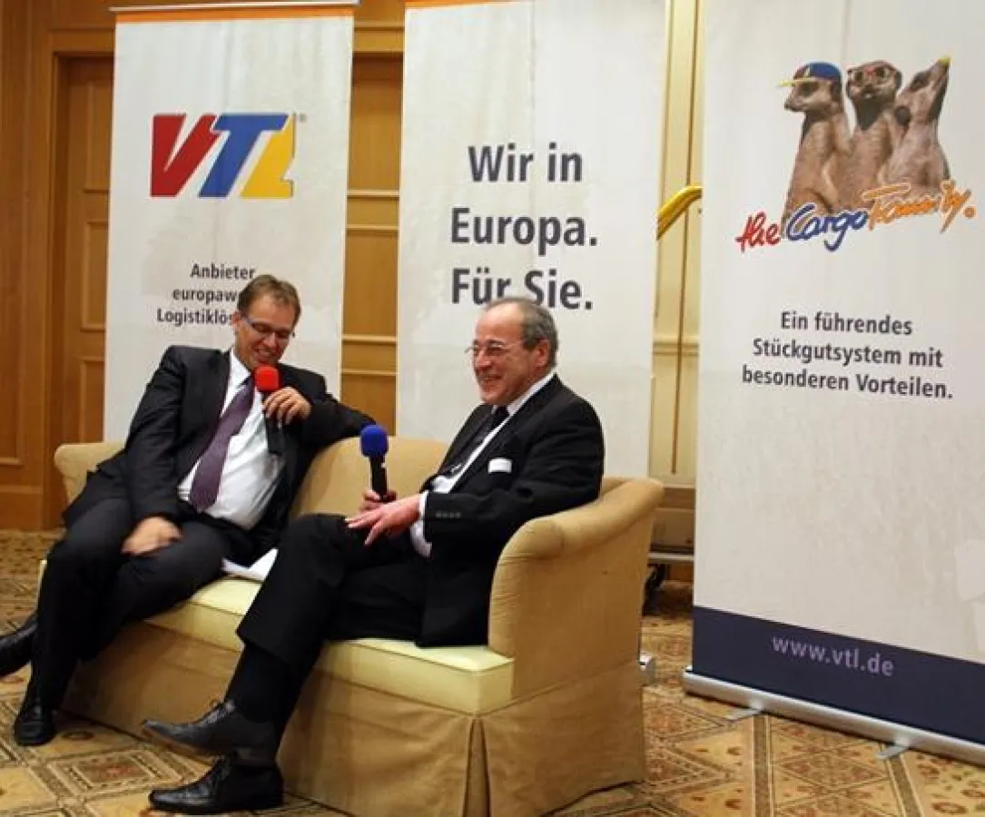 Joachim Berends (li), VTL-Aufsichtsratsvorsitzender, und sein Stellvertreter Herbert Rothschild (re) im Gespräch.