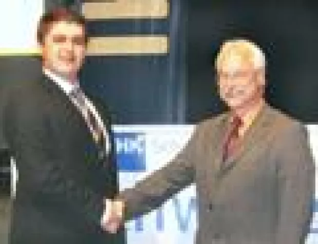 Bild: KARDEX-Ausbildung mit Auszeichnung: Bester Mechaniker im Ländle