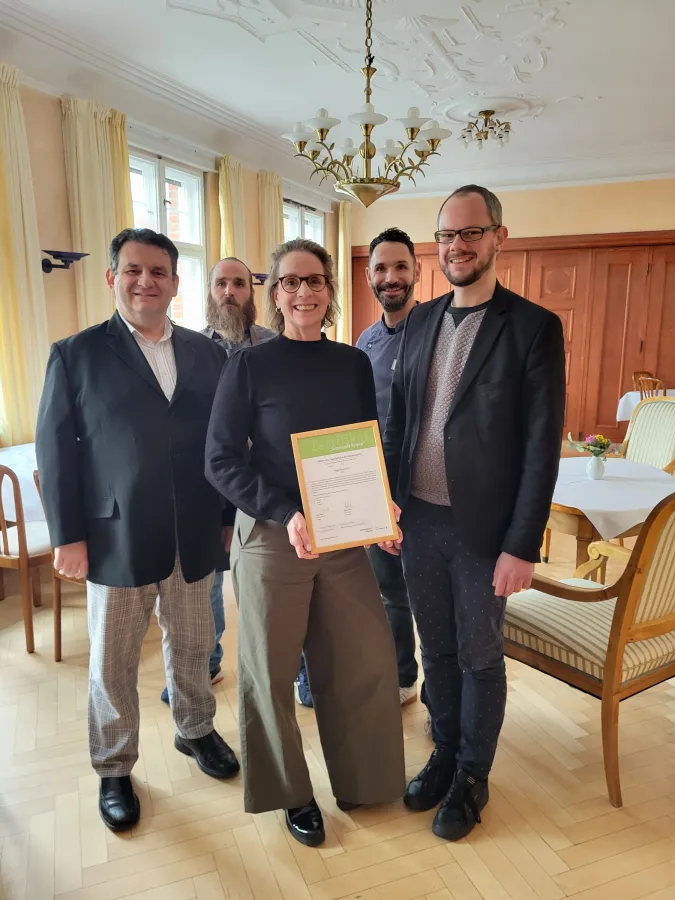 Das Team des Gäste- und Tagungshauses am Glockengarten (© Melanie Wagner, Presse- und Öffentlichkeitsarbeit)