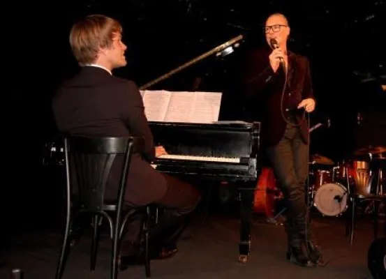 Bild: Premiere: Gregor Walz & Band starten HALLELUJAH Tour/Schwabinger Theater und so fort weihnachtlich verzaubert