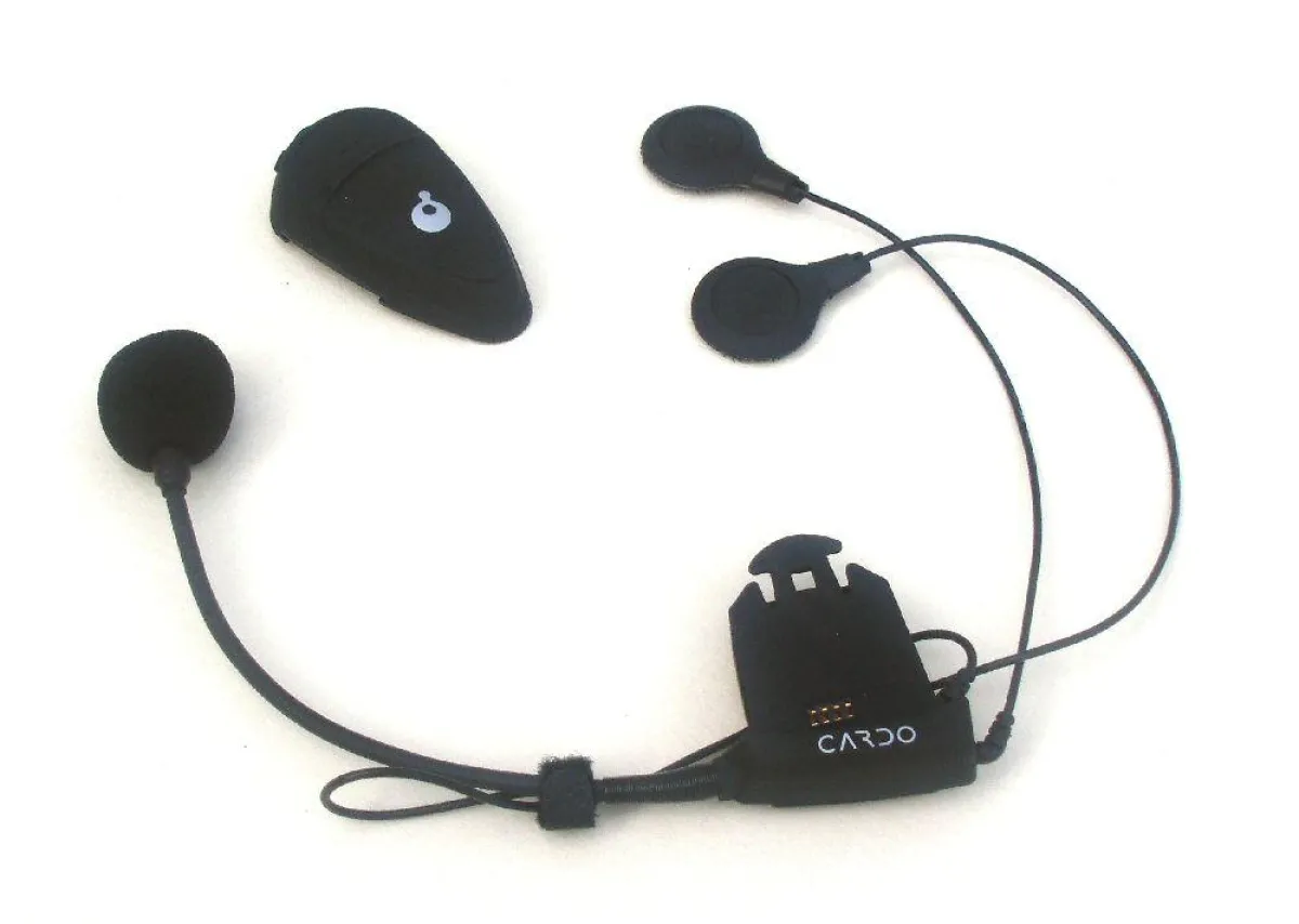 Das CARDO SCALA RIDER Headset besitzt nun 2 Ohrhörer.