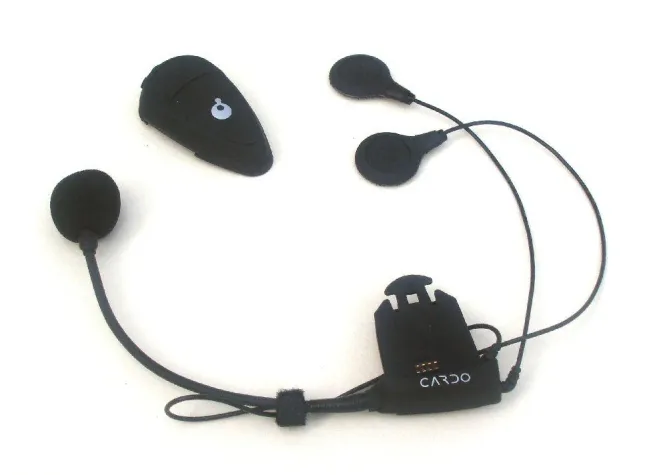 Bild: CARDO stattet das SCALA RIDER Headset mit zweitem Ohrhörer aus