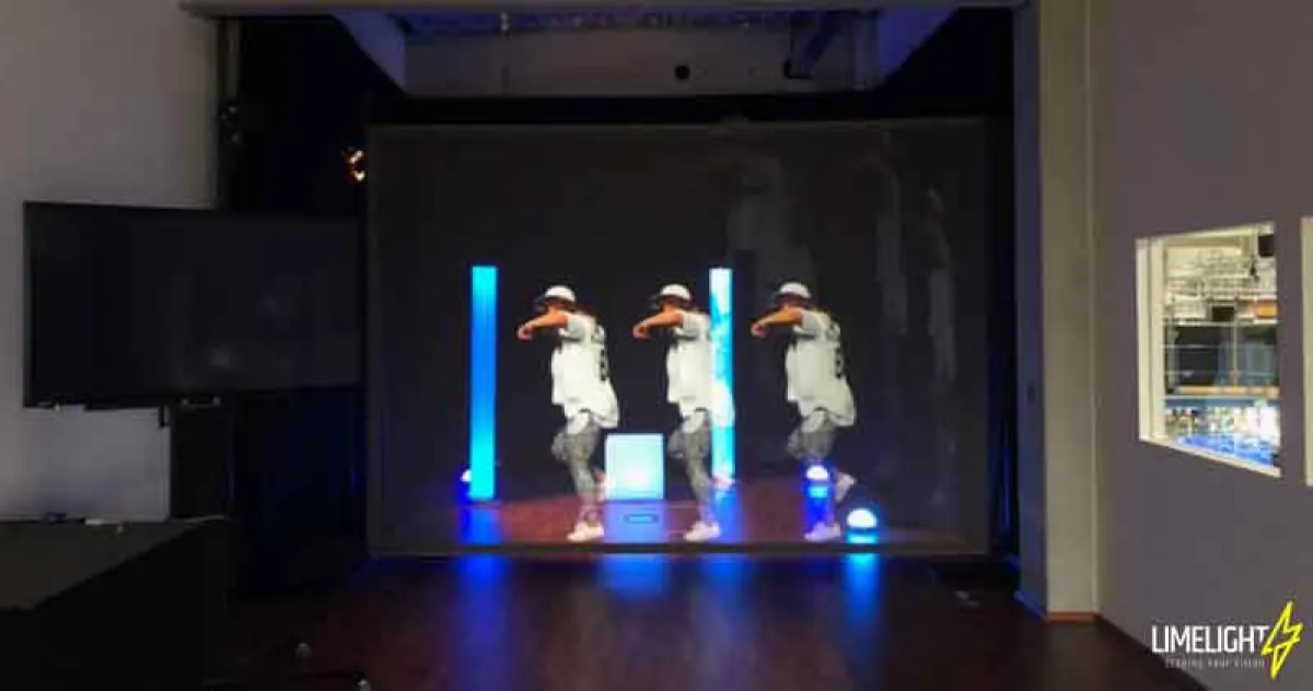 Hologauze-Präsentation (Foto: LIMELIGHT Veranstaltungstechnik, frei zur Veröffentlichung)