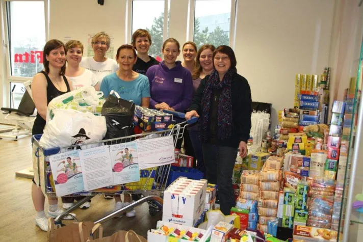 Bild: Curves spendet 10.663 kg Lebensmittel an bedürftige Familien