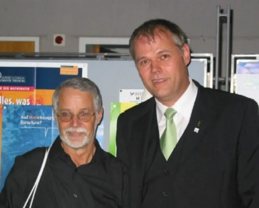li. Dipl.-Physiker Winfried Sturm Leiter HAG, Gerhard R. Daiger Geschäftsführer Dr. Walser Dental