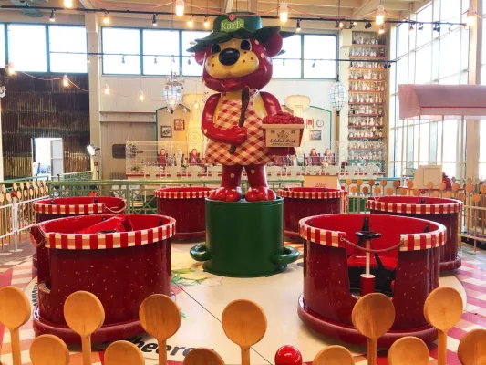 Bild: Die verrückte Kaffeetafel ist gedeckt: Karls eröffnet neues Indoor-Marmeladen-Land