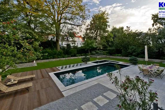 Bild: Koll-Schwimmbadmarkt.de erhält den silbernen "Schwimmbad-Oscar" 2012