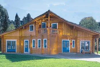 Bild: Blockhäuser aus Hessen auch in Irland begehrt