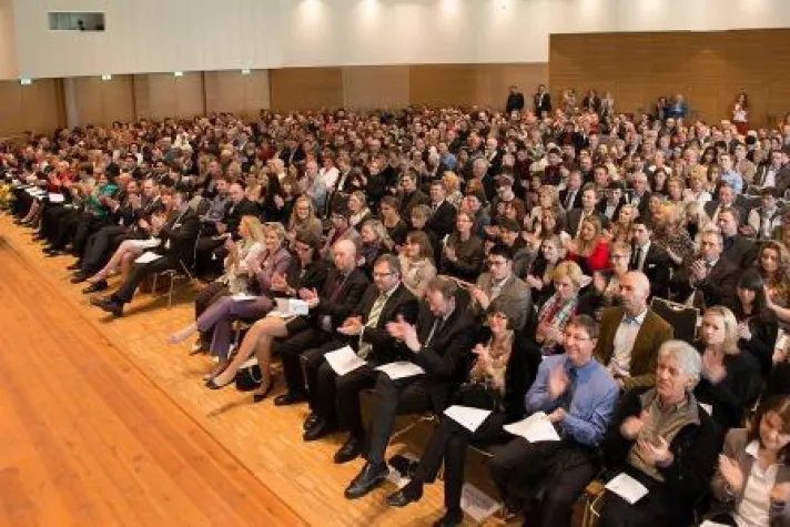 Bild: Abschlussfeier der DIPLOMA Hochschule