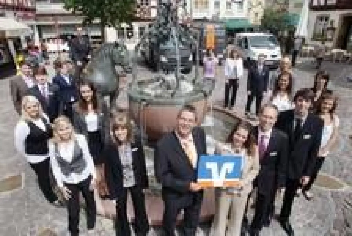 Ausbilder und Auszubildende der Kooperationspartner Volksbanken Alzey und Worms-Wonnegau