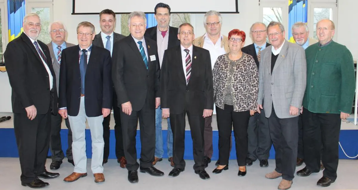 Der neue Vorstand des Chorverbandes Rheinland Pfalz (erw. Bildbeschreibung im Text)