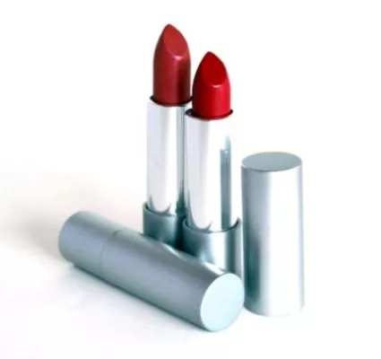 Bild: Angel Minerals bezaubert mit neuem Logo und mit neuen aufregenden Farben für verführerische Lippen