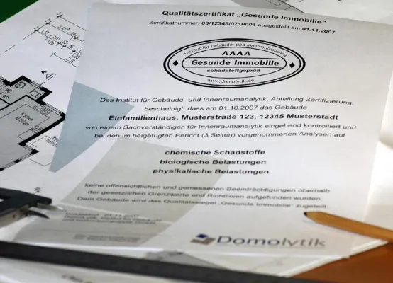Bild: Gebäudecheck mit Dreifach-Schutz: Gütesiegel 'Gesunde Immobilie'