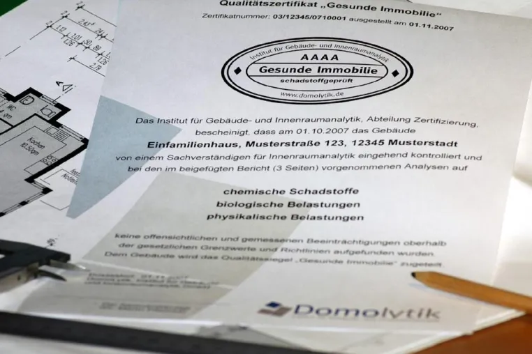 Bild: Gebäudecheck mit Dreifach-Schutz: Gütesiegel 'Gesunde Immobilie'