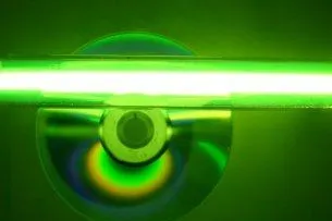 Bild: Zuverlässige UV-Strahler verbessern die DVD-Herstellung