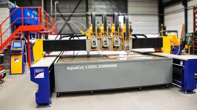 Bild: Mit Wasserschneidtechnologie von MicroStep „einzigartig in Europa“