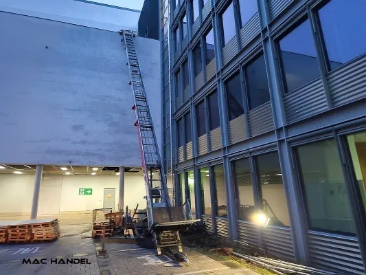 Bild: Leistungsstarke Schrägaufzüge von MAC Handel & Vermietung für Berliner Handwerksbetriebe