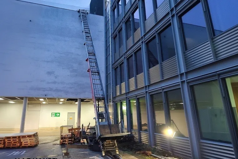 Bild: Leistungsstarke Schrägaufzüge von MAC Handel & Vermietung für Berliner Handwerksbetriebe