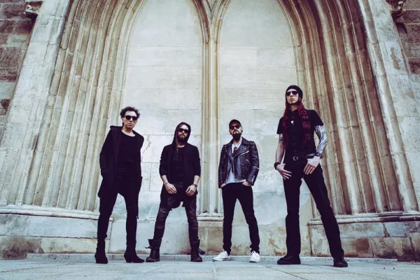 Goth’n’Roll at its best – Neues Album von Exit To Eden: „Love And Other Nightmares“ ab Mitte Dezember vorbestellbar Bild: Goth’n’Roll at its best – Neues Album von Exit To Eden: „Love And Other Nightmares“ ab Mitte Dezember vorbestellbar