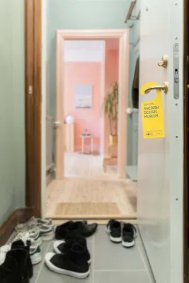 Bild: Das Swedish Design Museum verwandelt ausgewählte Hausbesichtigungen in Schweden in Design-Ausstellungen