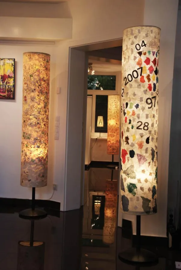 Shine On-Stehleuchten in der interface gallery, Grindelhof 68.