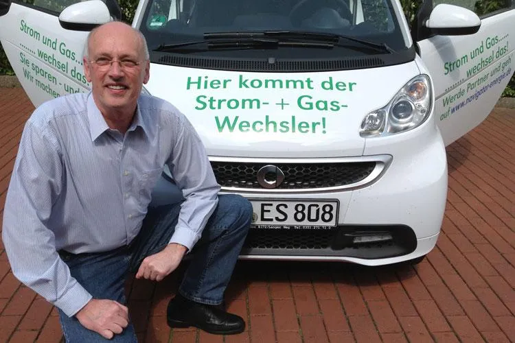 Peter Jacobsen vergibt die Lizenz zum Geldsparen Bild: Peter Jacobsen vergibt die Lizenz zum Geldsparen