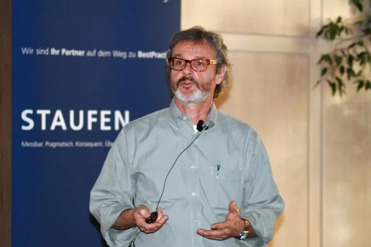 Bild: Lösungsmethodik statt starrer Vorgaben: Lean-Spezialist Mike Rother zeigt neuen Management-Ansatz auf