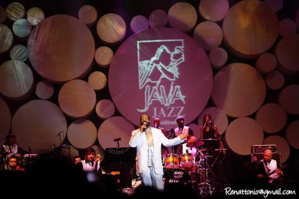Bild: Barry White Show & Pleasure Unlimited Orchestra – erfolgreich in Jakarta/Indonesien