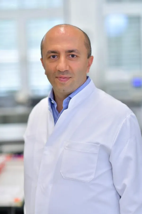 Prof. Dr. Baki Akgül, Institut für Virologie der Uniklinik Köln (Uniklinik Köln)