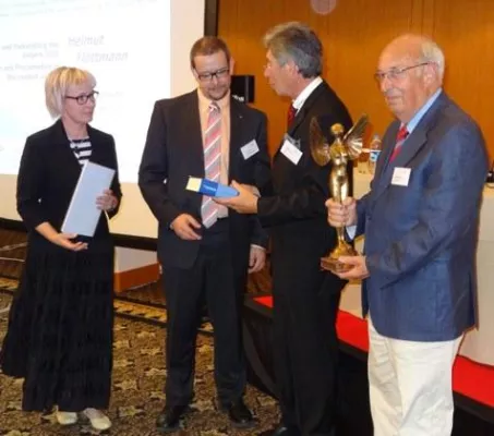 Preis "DIE EUROPA" 2011 für IB-Alphabetisierungskurse Bild: Preis "DIE EUROPA" 2011 für IB-Alphabetisierungskurse