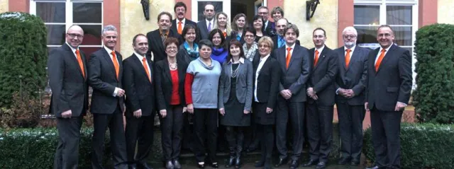 VR Bank Main-Kinzig-Büdingen ehrt Mitarbeiter Bild: VR Bank Main-Kinzig-Büdingen ehrt Mitarbeiter