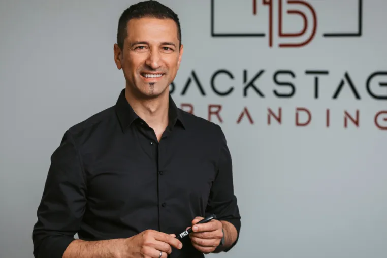 Markenaufbau. Der Schlüssel zum Erfolg heißt Branding. Bild: Markenaufbau. Der Schlüssel zum Erfolg heißt Branding.