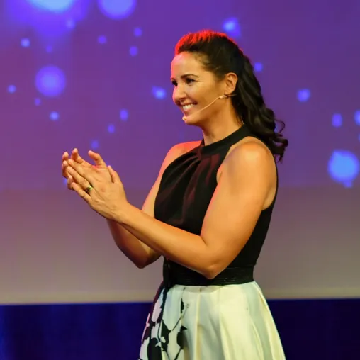 130 Speaker, 13 Nationen – Katrin Loch setzt sich beim 19. internationalen Speaker Slam in Mastershausen durch Bild: 130 Speaker, 13 Nationen – Katrin Loch setzt sich beim 19. internationalen Speaker Slam in Mastershausen durch