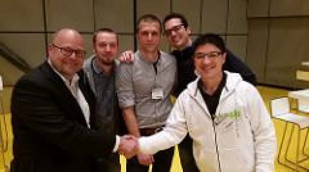 Von links nach rechts: Frank Niehage (CEO FinTech Group AG, AR XCOM AG und biw AG), Tobias Müller, J