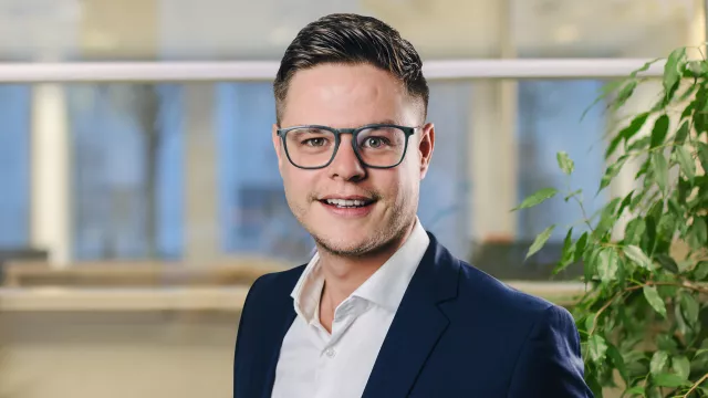 Bild: Ganzheitliche Konzepte für digitale Bildung fehlen oft und Lehrer werden mit Endgeräten alleingelassen