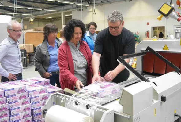 Bild: Landtagsabgeordnete Petra Krebs zum Austausch im AIP Wangen- Schauwies