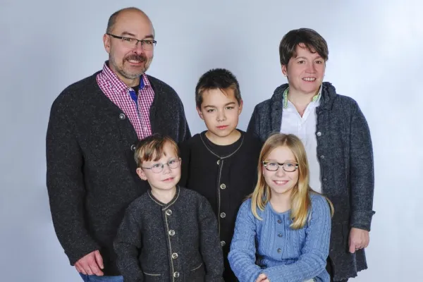 Bild: “Herzlich Willkommen” heißt es nun schon seit 20 Jahren im Goldenen Schwanen