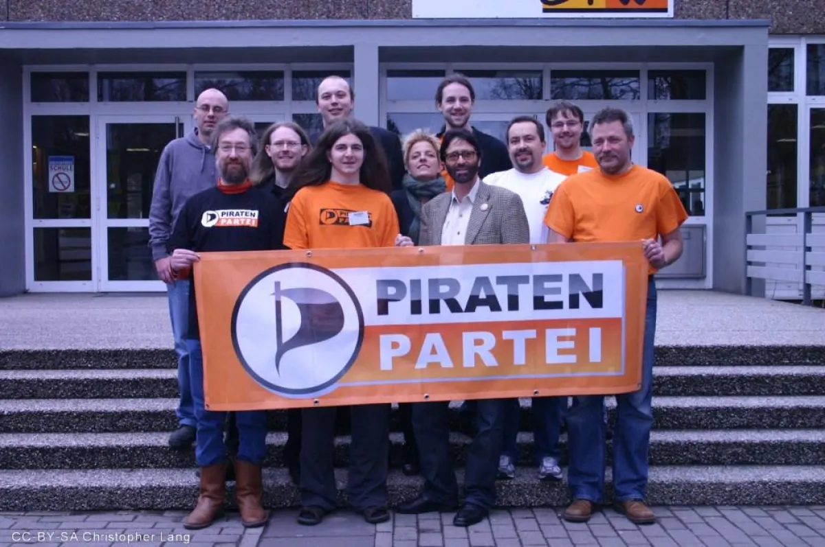 v. links mit der untersten Reihe beginnend - Arne Ludwig, Jens-Wolfhard Schicke, Meinhart Ramaswamy, Matthias Stoll | Jürgen Stemke, Christine Haasler, Max Rother | Dennis Plagge, Christopher Lang, Ho