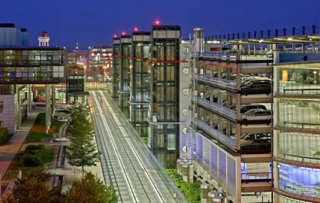 Bild: Urlaubsparken für Internetbucher am Flughafen Stuttgart