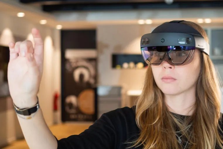 Bild: OutlinesMR digitalisiert Einrichtungsbranche – Virtuelle Objekte im realen Raum